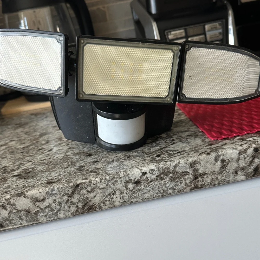 Battery operated solar panel outdoor lights